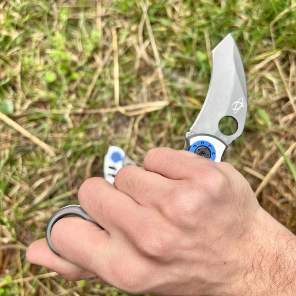 Petit Karambit pliant bleu fade #0220 – Image 5