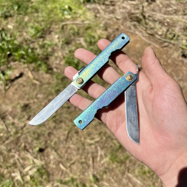 Higonokami 14c28n titane anodisé bleu/vert #243